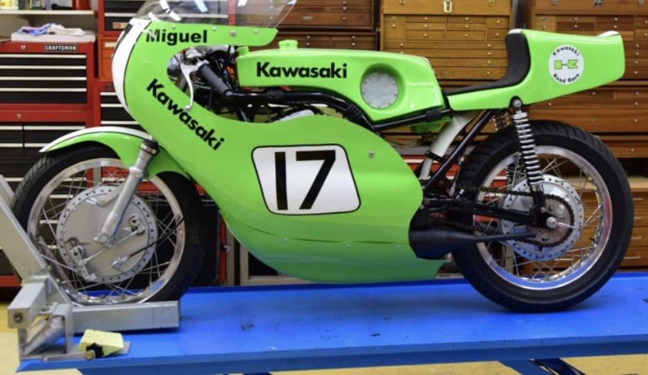 An image of a lime green 1971 Kawasaki H1RA